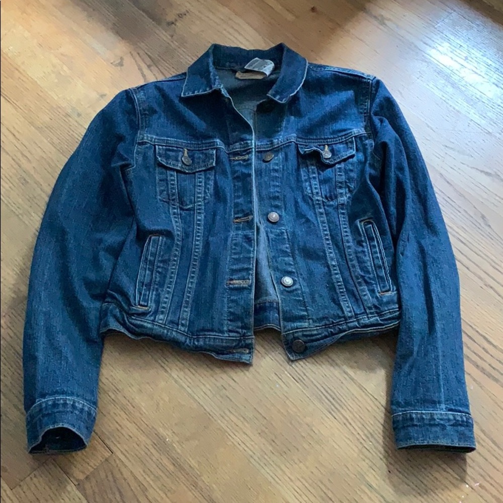 Vintage Levi’s medium wash jean jacket